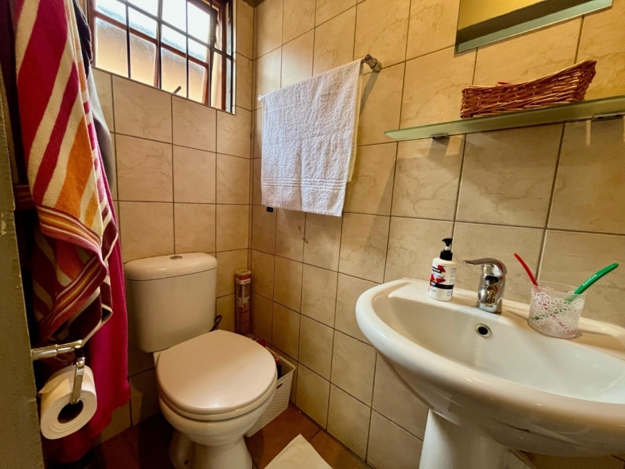 To Let 3 Bedroom Property for Rent in Waterval East North West